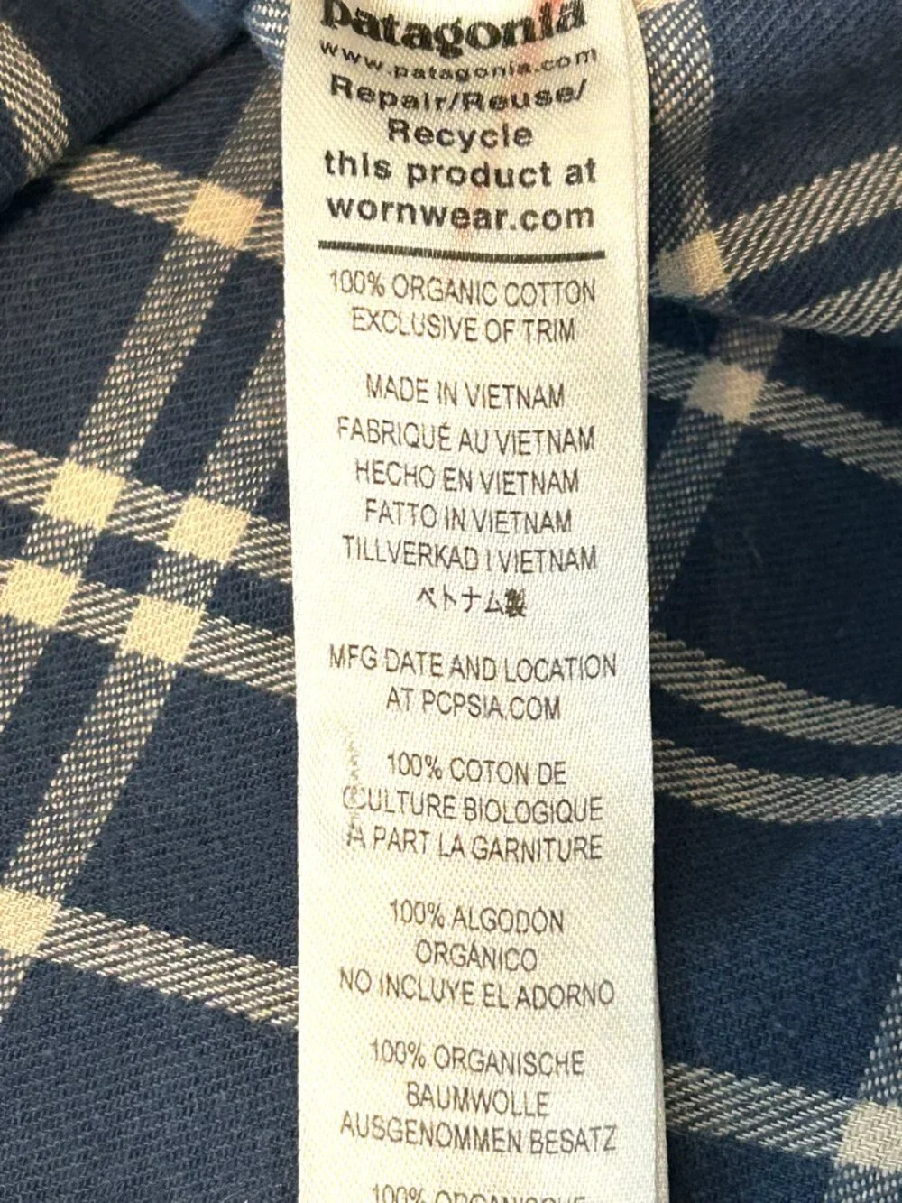Patagonia 100% organic cotton button down, size medium - Picture 3 of 3